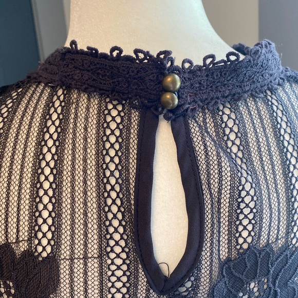 Taylor and Sage high neck lace top, size XL - Picture 10 of 12